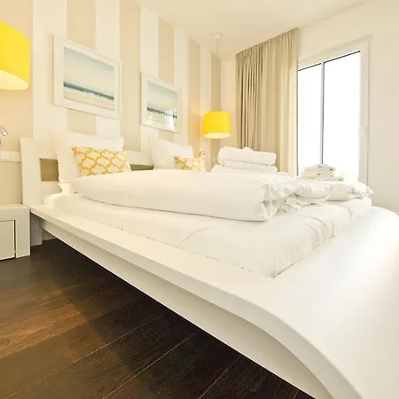 Duenenpalais App 15 *